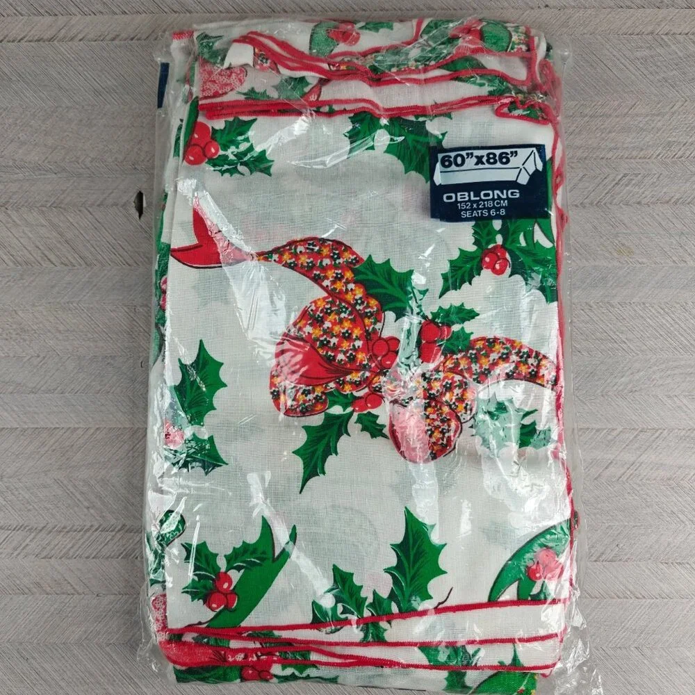 Vintage No Iron Soil Release Holiday Christmas Tablecloth 60